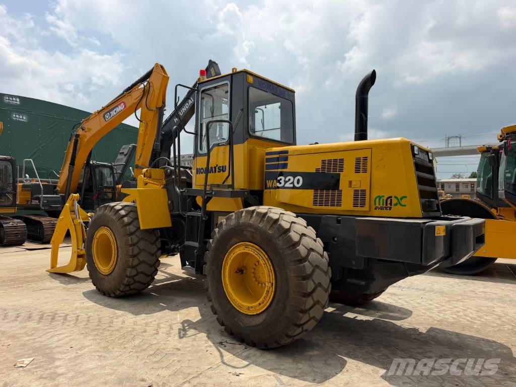 Komatsu WA320 Utovarivači na kotačima