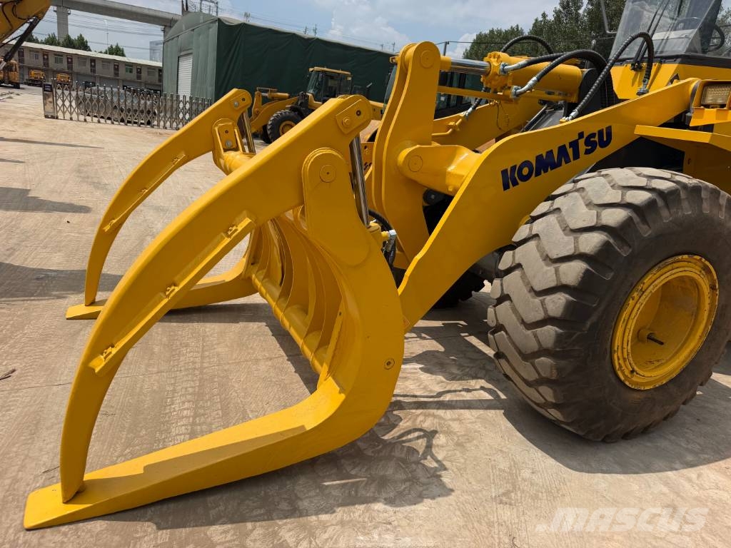 Komatsu WA320 Utovarivači na kotačima