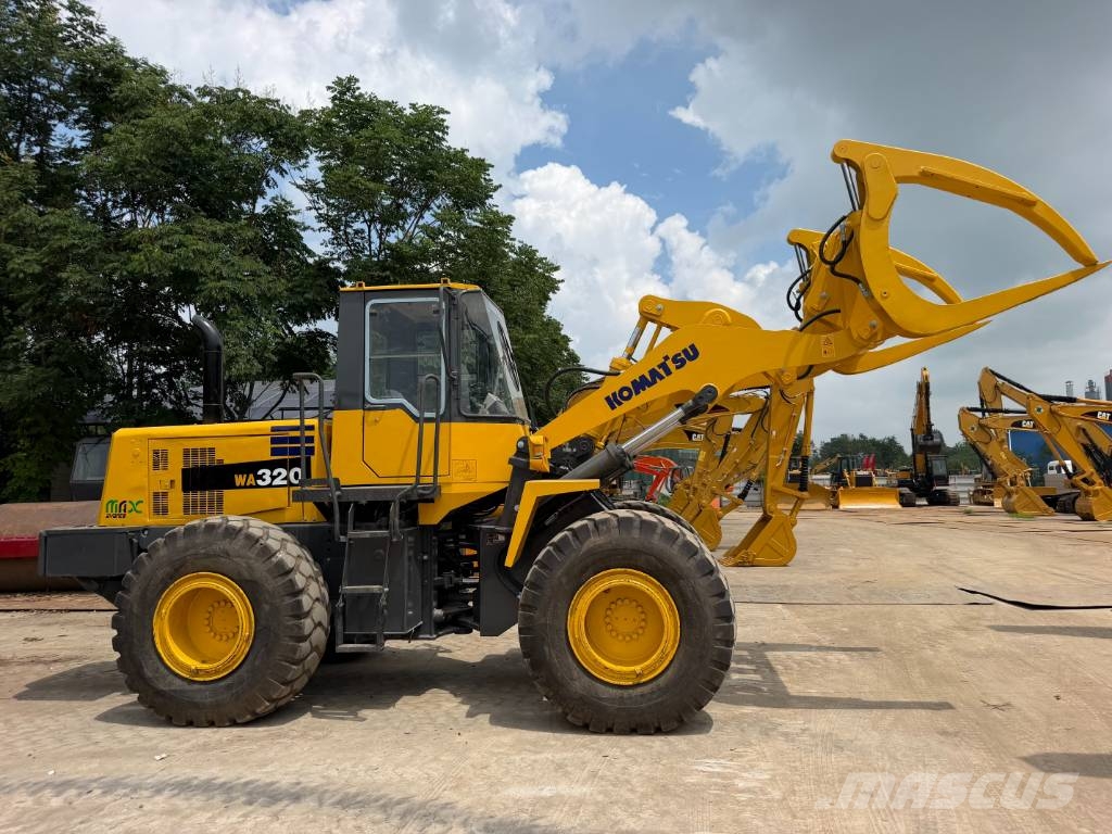 Komatsu WA320 Utovarivači na kotačima