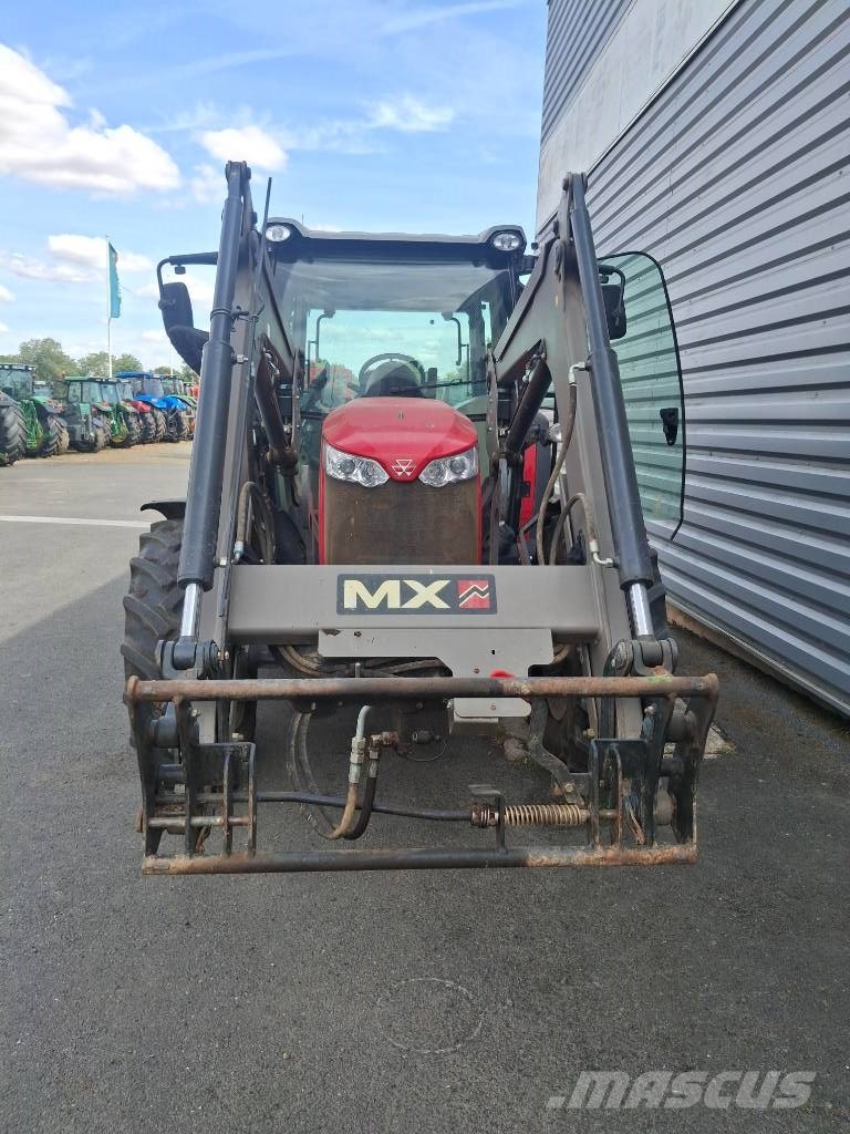 Massey Ferguson 4708 ESSENTIAL Traktory