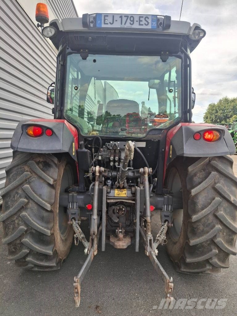 Massey Ferguson 4708 ESSENTIAL Traktory