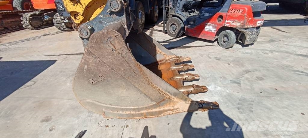 Komatsu PC 210 NLC-8 Εκσκαφείς με ερπύστριες