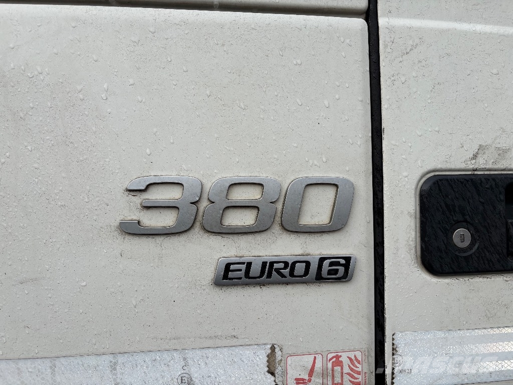 Volvo FM 380 Camiones portamaquinaria