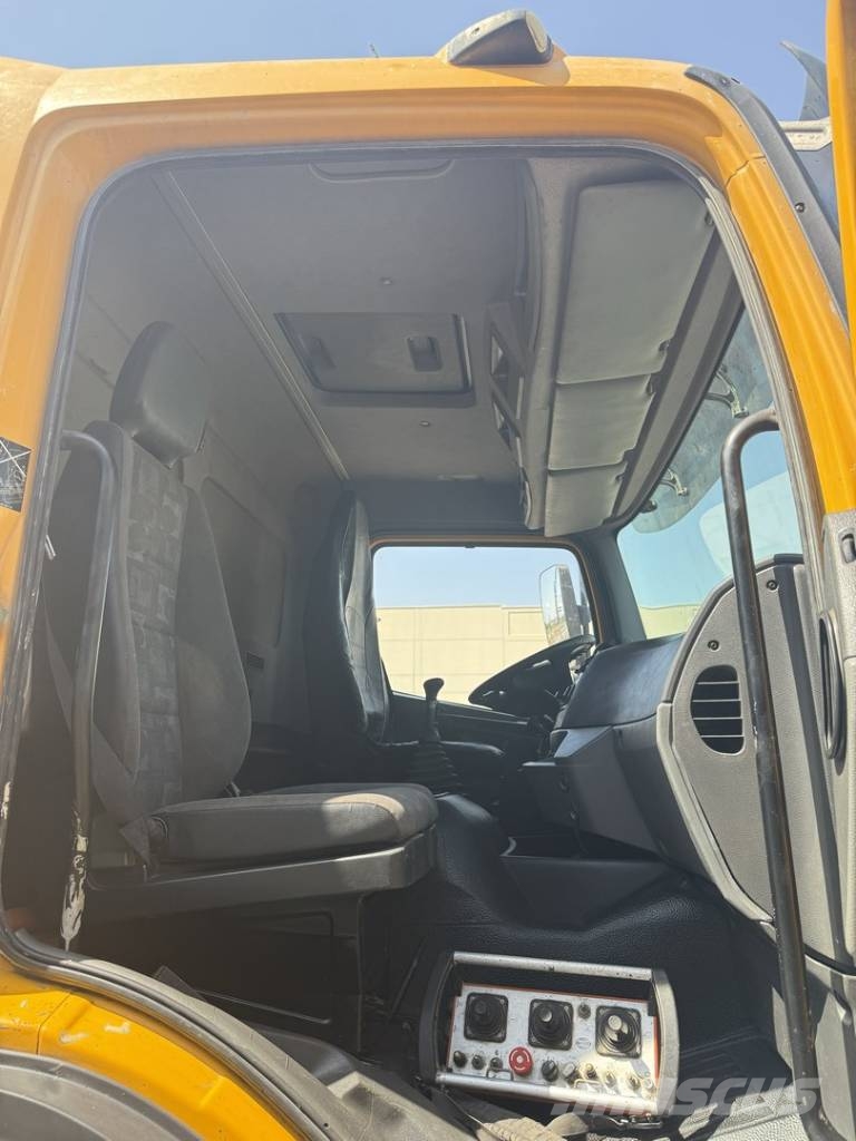 Mercedes-Benz Axor 1833 Beton verdeelmasten