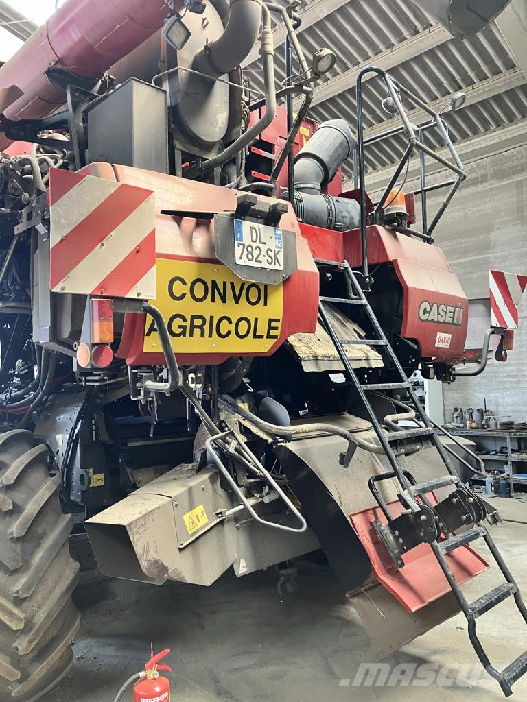 Case IH AXIAL-FLOW 9230 Ražas novākšanas kombaini