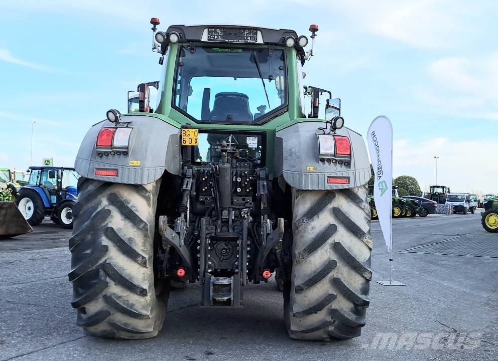 Fendt 828 Vario Profi Трактори