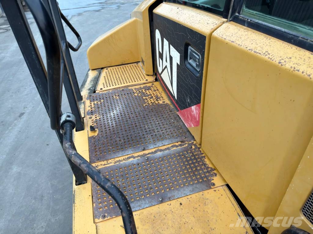 CAT 740B Artikulētie pašizgāzēji