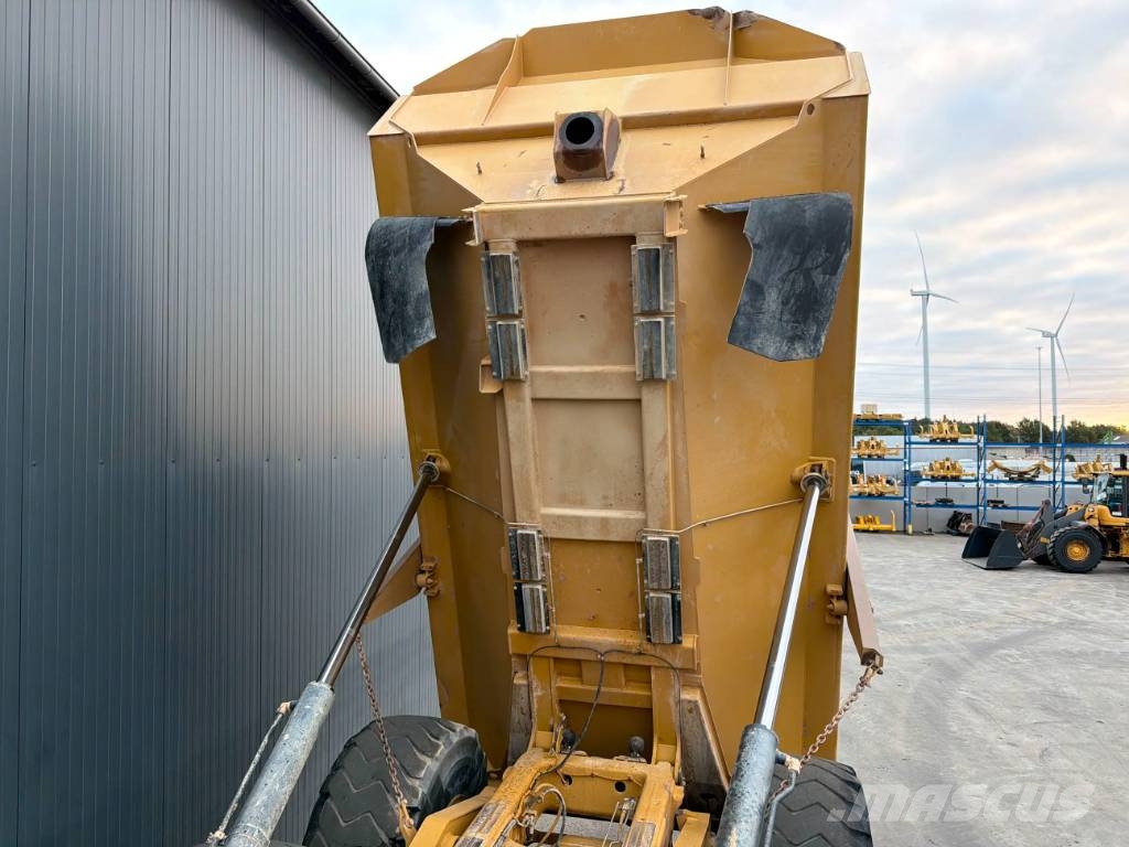 CAT 740B Artikulētie pašizgāzēji