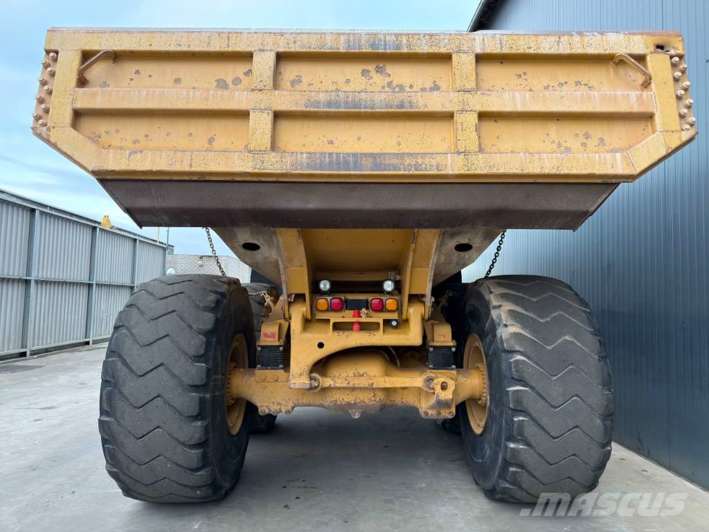 CAT 740B Artikulētie pašizgāzēji