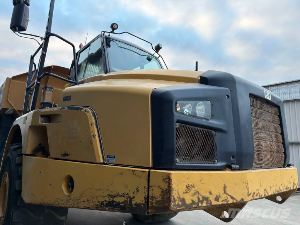 CAT 740B Artikulētie pašizgāzēji