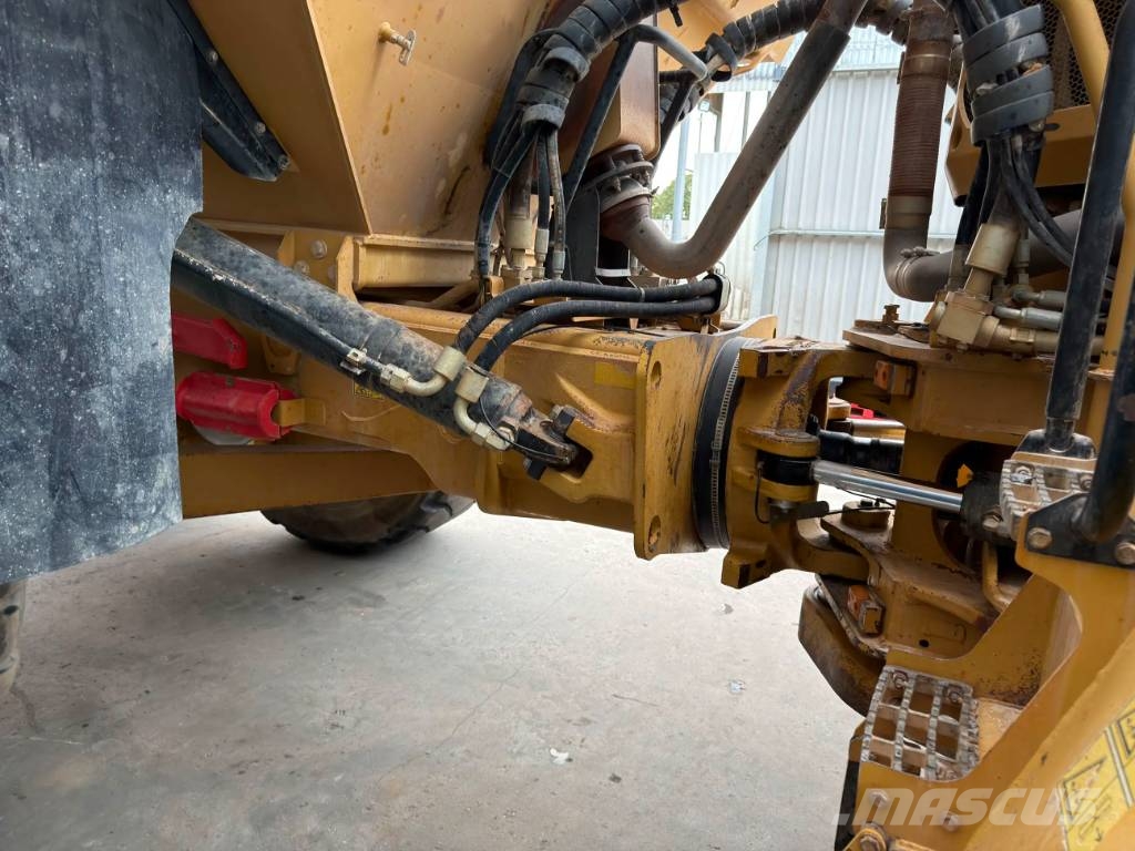 CAT 740B Artikulētie pašizgāzēji