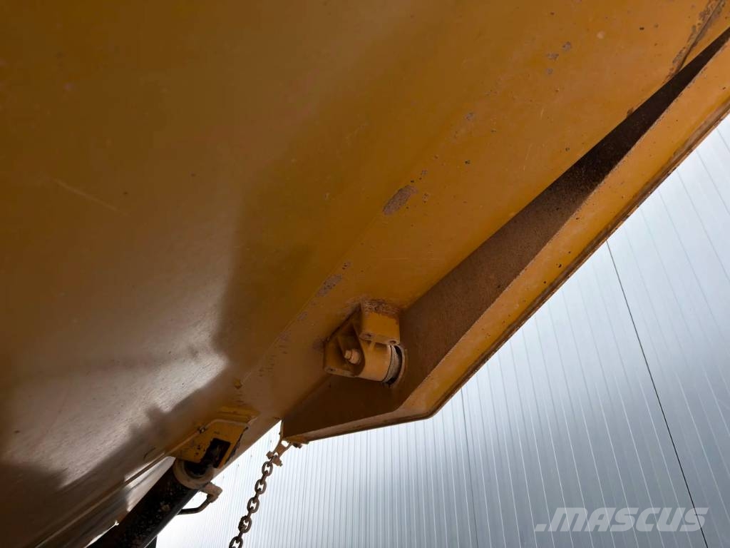 CAT 740B Artikulētie pašizgāzēji