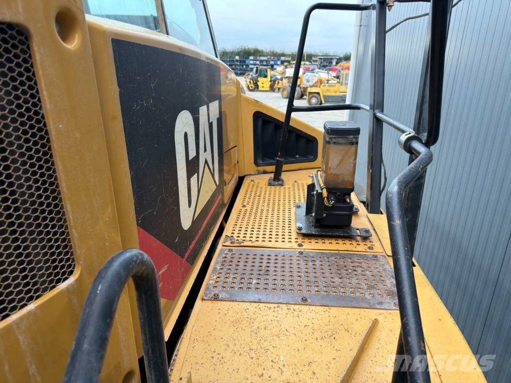 CAT 740B Artikulētie pašizgāzēji