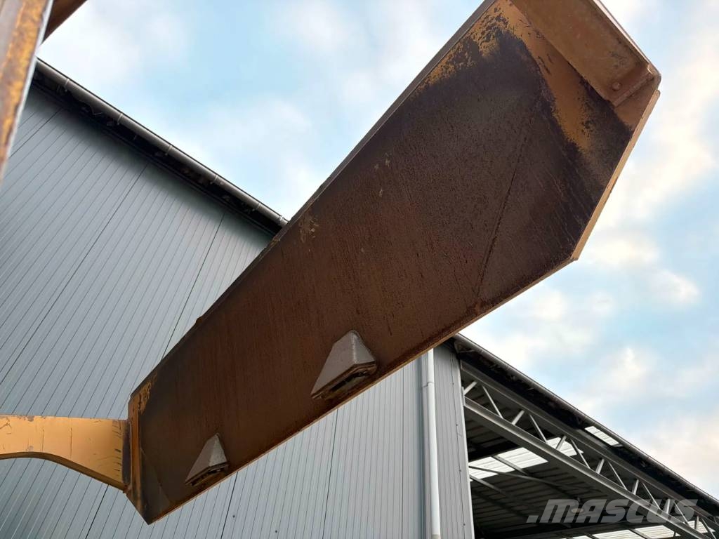 CAT 740B Artikulētie pašizgāzēji
