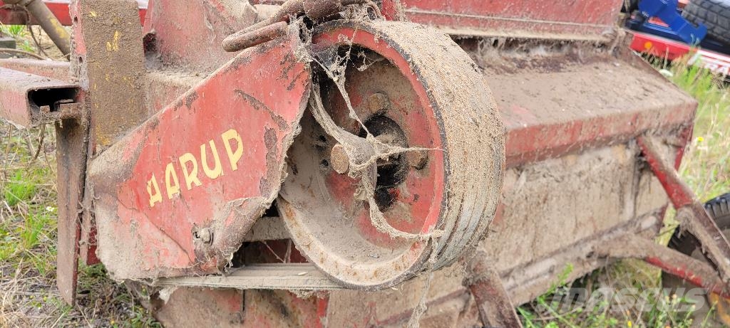 Taarup Farm machinery