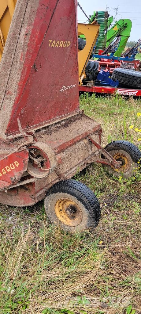 Taarup Farm machinery