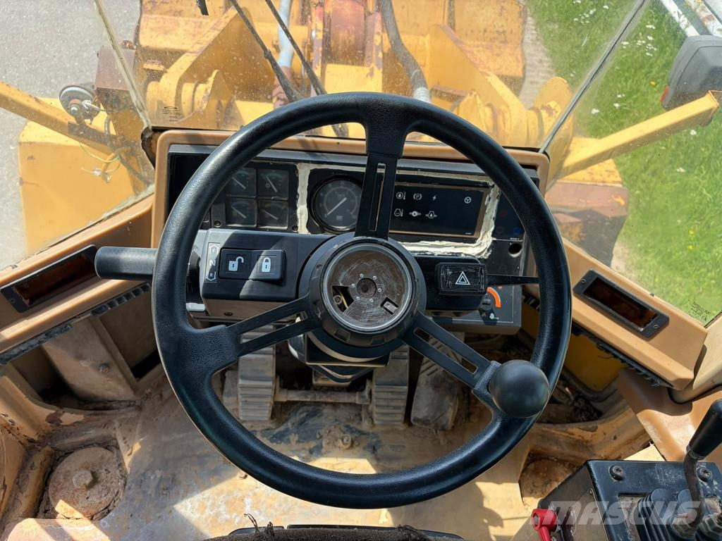 CAT 928F Naudoti ratiniai krautuvai