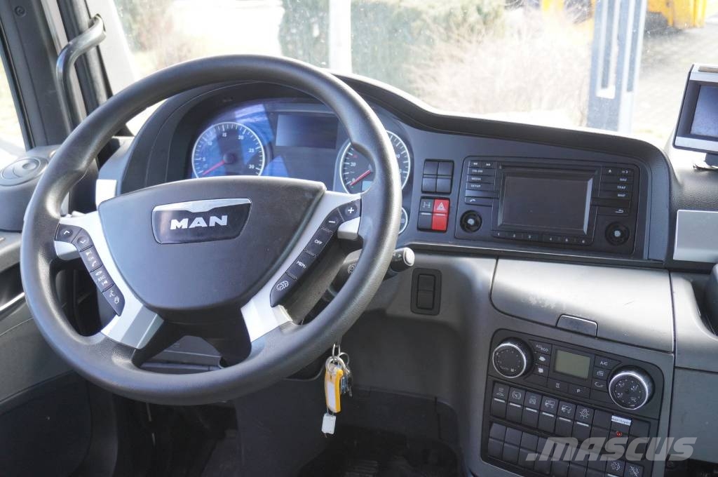 MAN TGM 15.250 / Aubineau refrigerator / multi Isotermos y frigoríficos