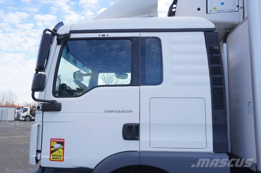 MAN TGM 15.250 / Aubineau refrigerator / multi Isotermos y frigoríficos