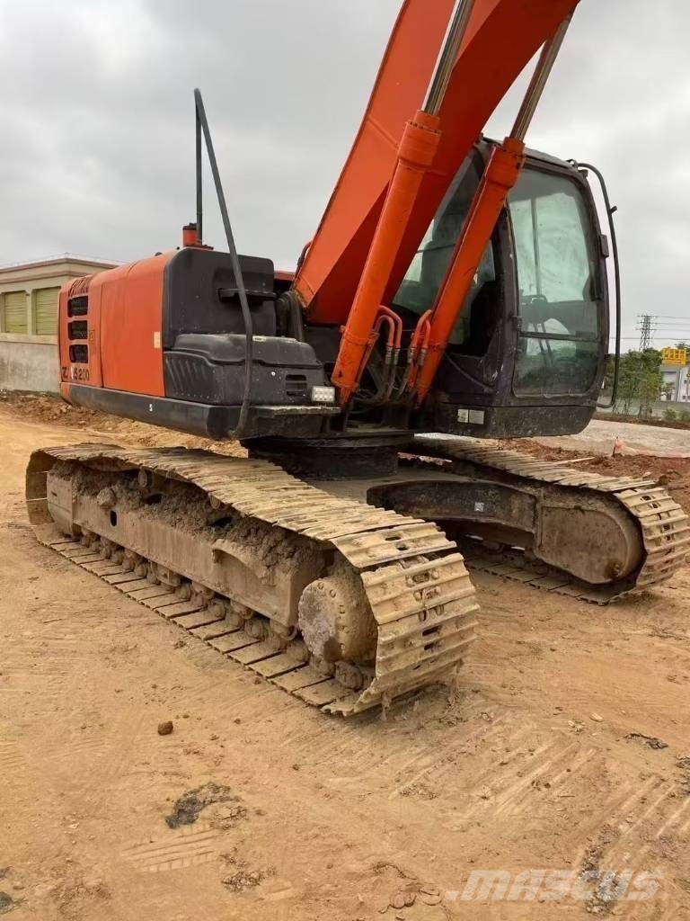 Hitachi ZX 200 Bagri goseničarji