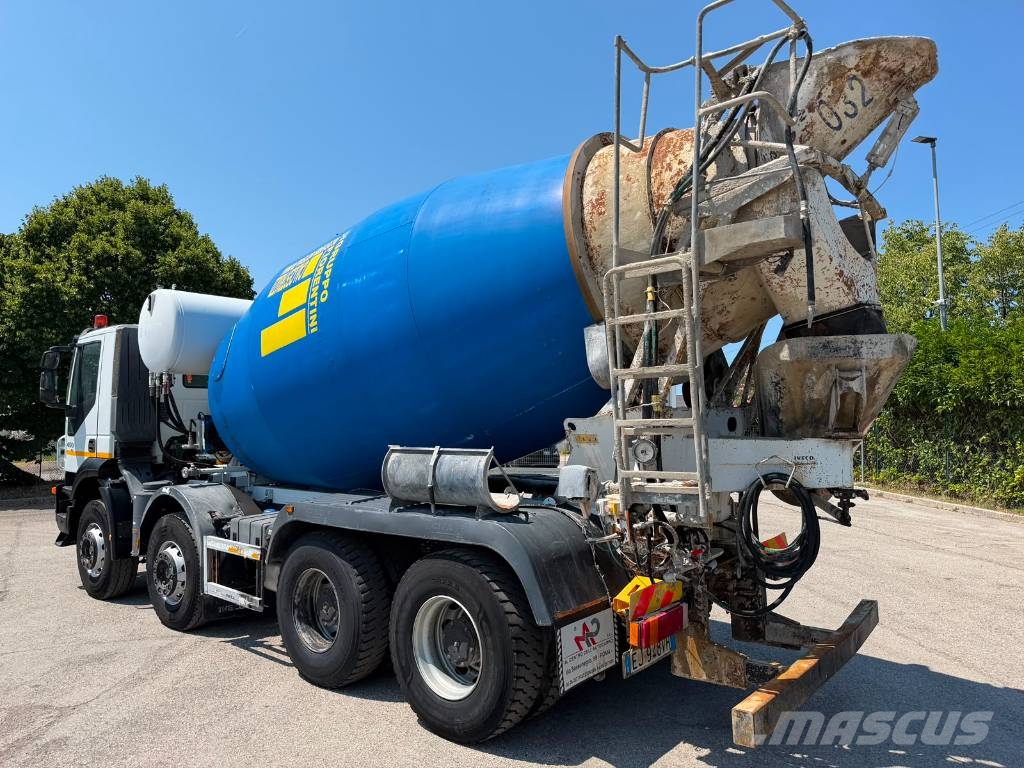 Iveco Trakker 450 Betonmixers en pompen