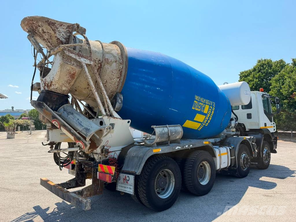 Iveco Trakker 450 Betonmixers en pompen