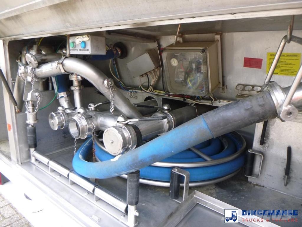 Magyar Food tank (milk) inox 30 m3 / 1 comp + pump Tanktrailer