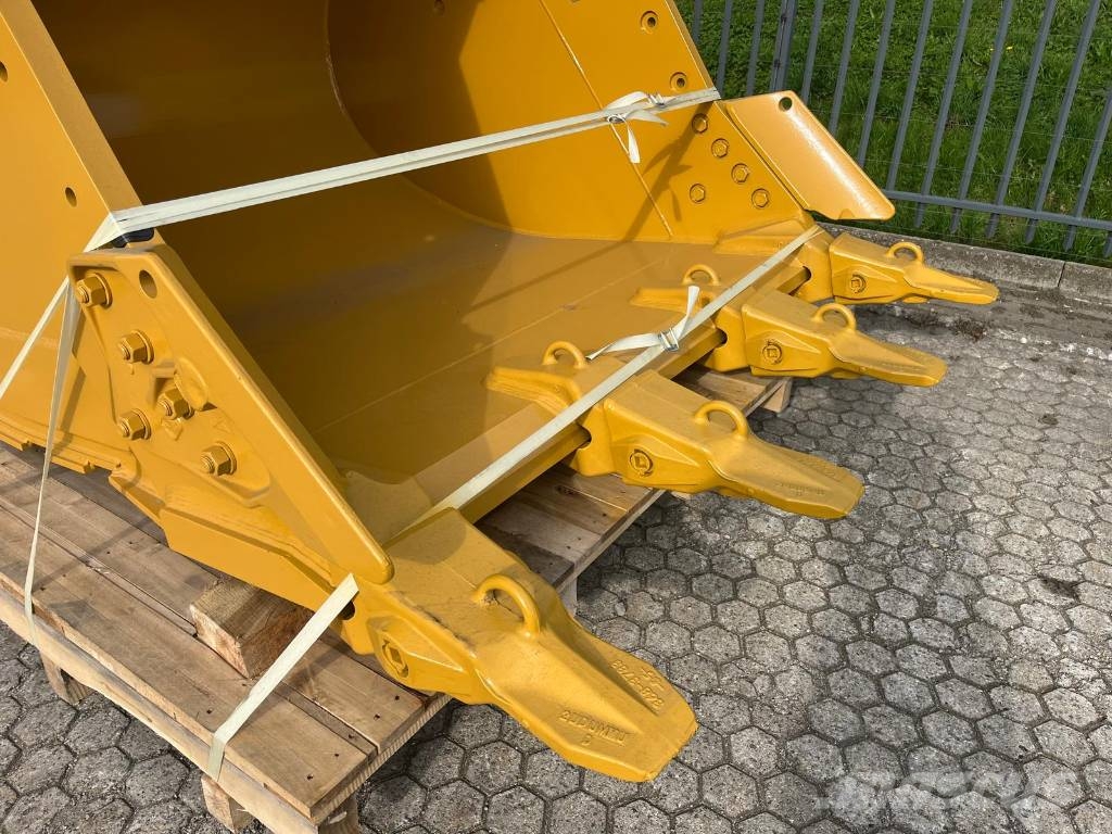 CAT 395 heavy duty rock bucket HB2 linkage Buckets