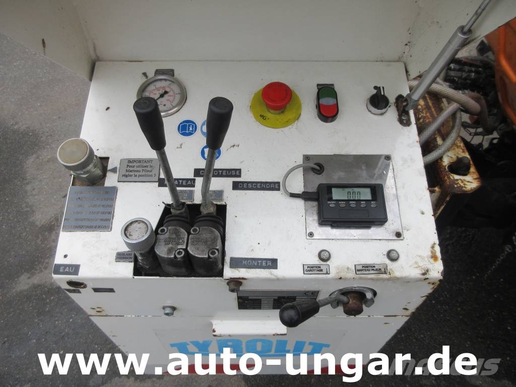 Ausa M200H 4x2x4 Baujahr 2015 mit Tyrolit Bohrer Portaherramientas