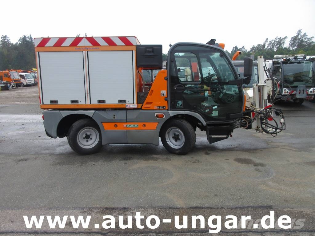 Ausa M200H 4x2x4 Baujahr 2015 mit Tyrolit Bohrer Portaherramientas