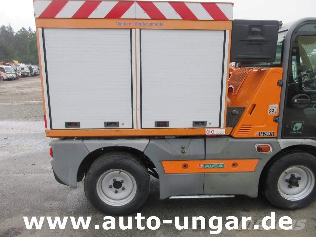 Ausa M200H 4x2x4 Baujahr 2015 mit Tyrolit Bohrer Portaherramientas