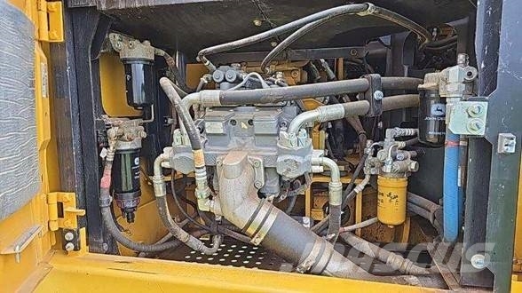 John Deere 210G LC Excavadoras de cadenas