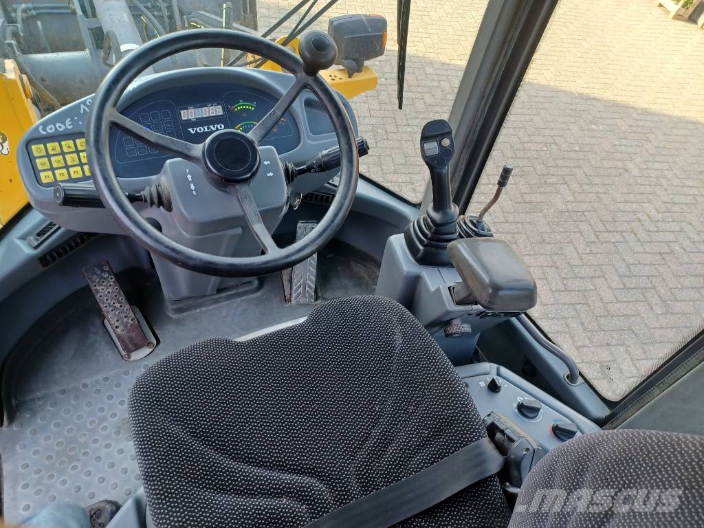 Volvo L 30 B لوادر بعجل