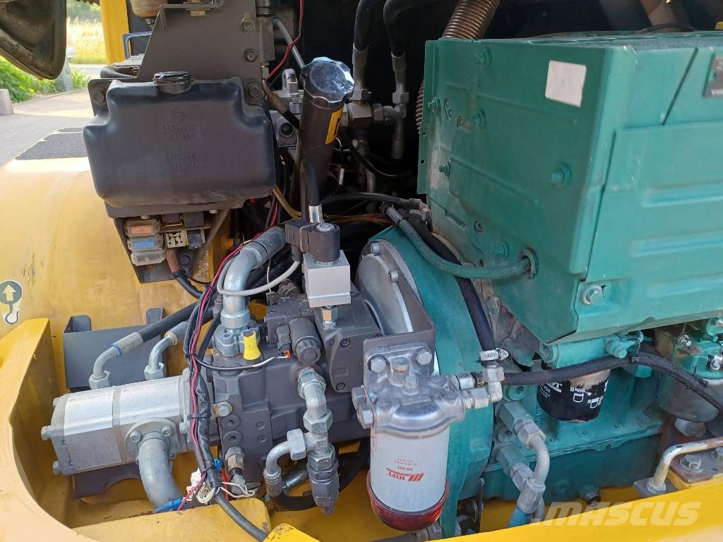 Volvo L 30 B لوادر بعجل