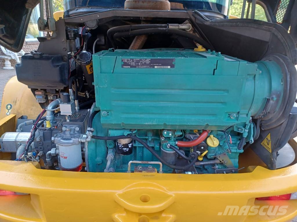 Volvo L 30 B لوادر بعجل