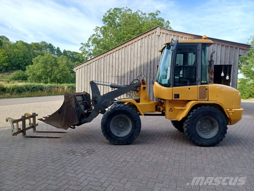 Volvo L 30 B لوادر بعجل