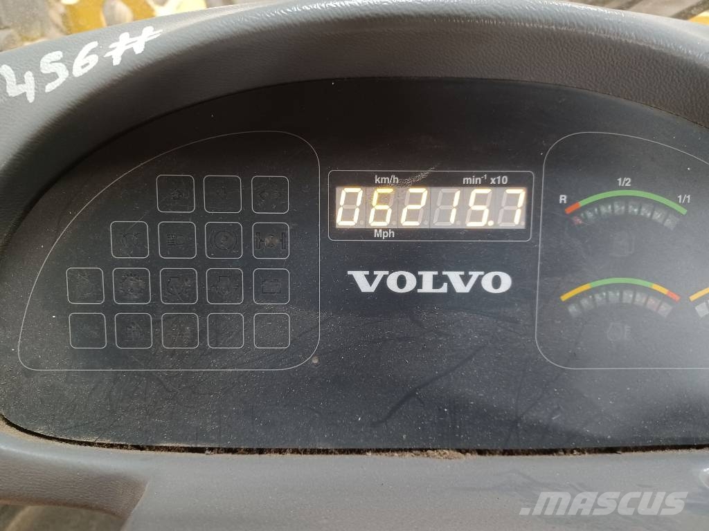 Volvo L 30 B لوادر بعجل