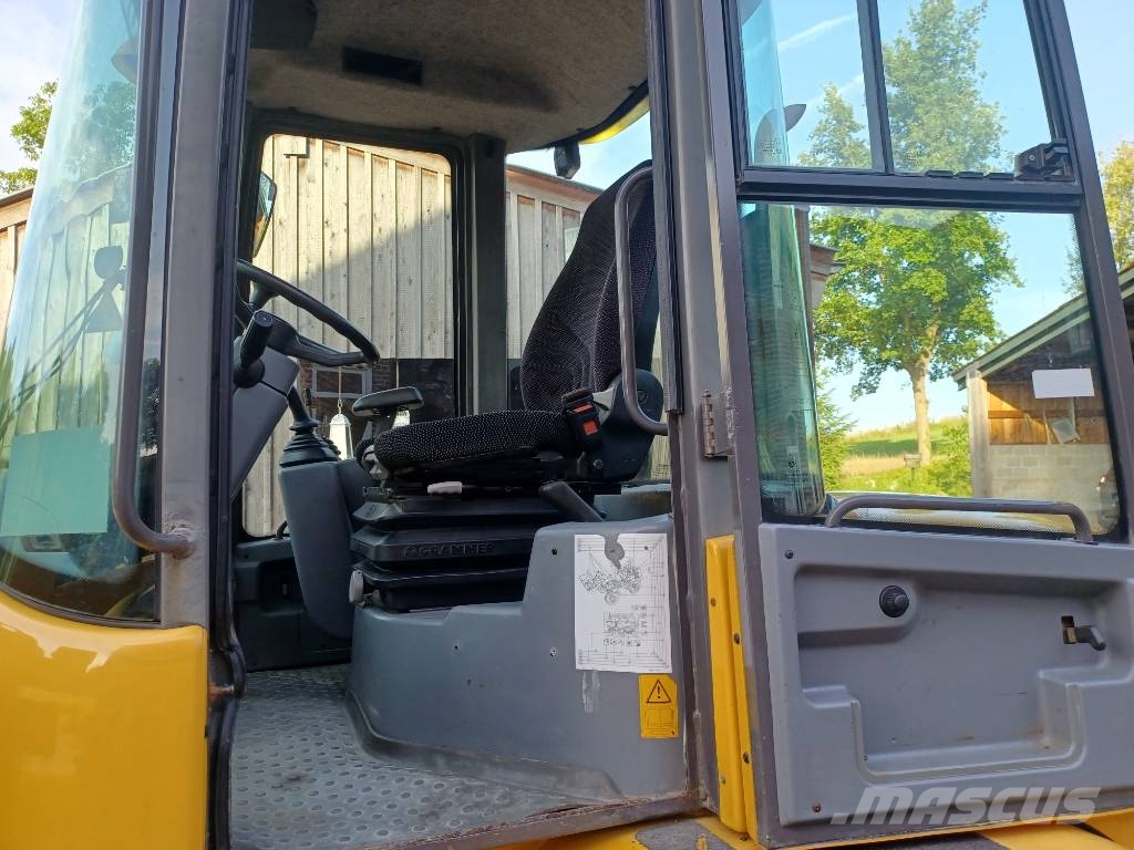 Volvo L 30 B لوادر بعجل