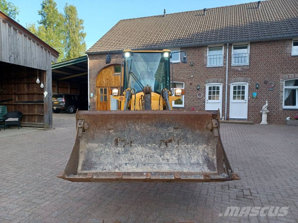 Volvo L 30 B لوادر بعجل