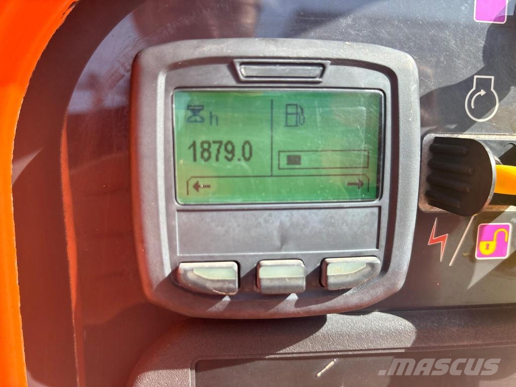 JLG 460SJ Teleskopbühnen