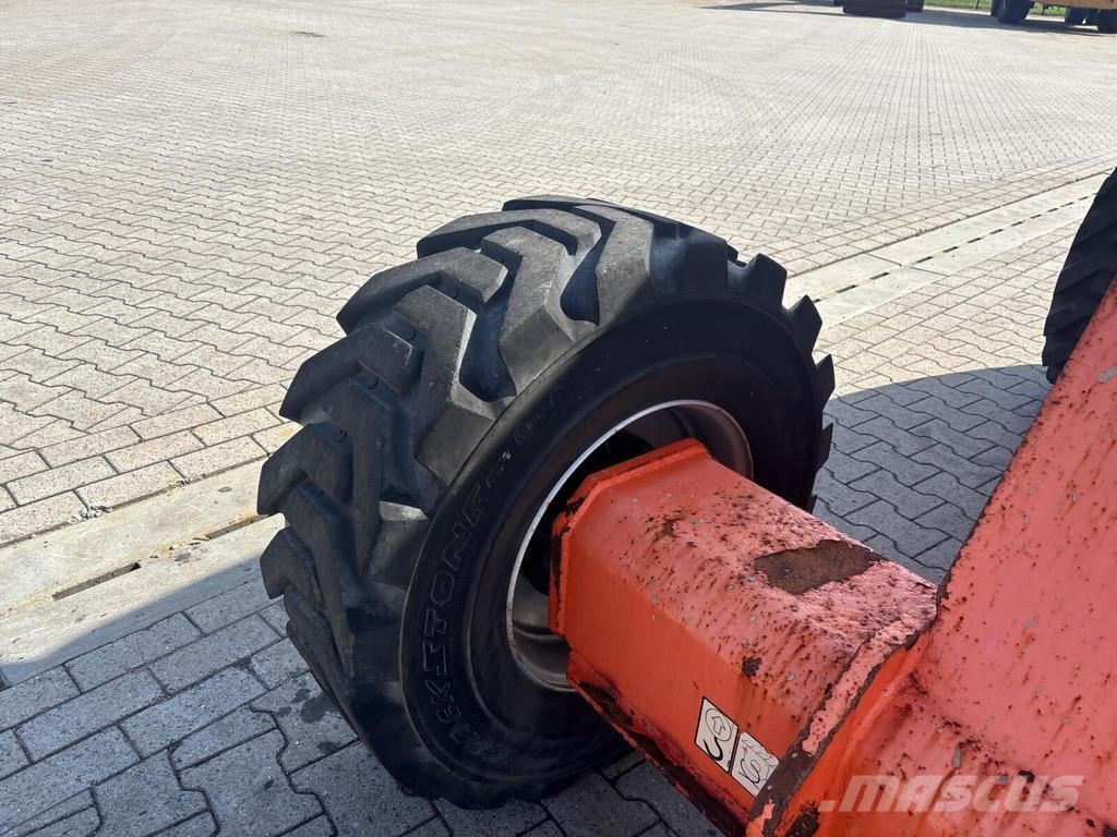 JLG 460SJ Teleskopbühnen