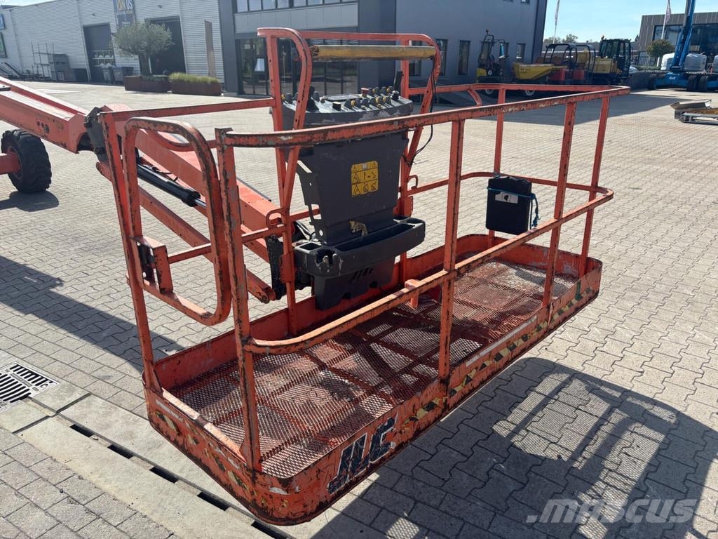 JLG 460SJ Teleskopbühnen
