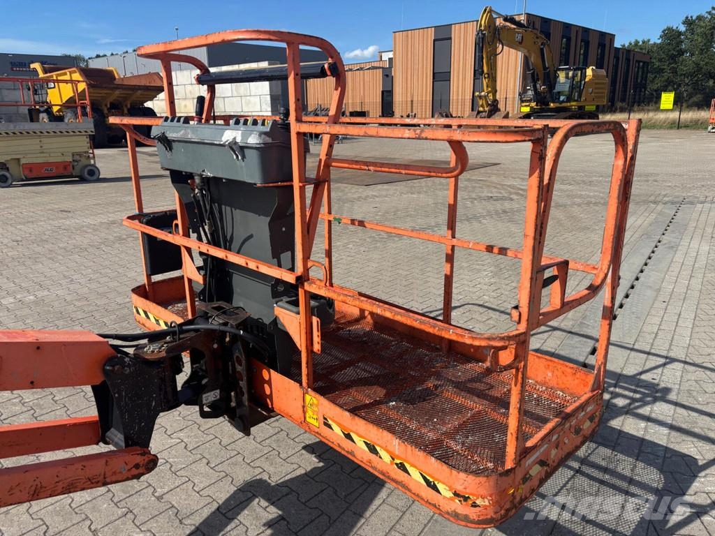JLG 460SJ Teleskopbühnen