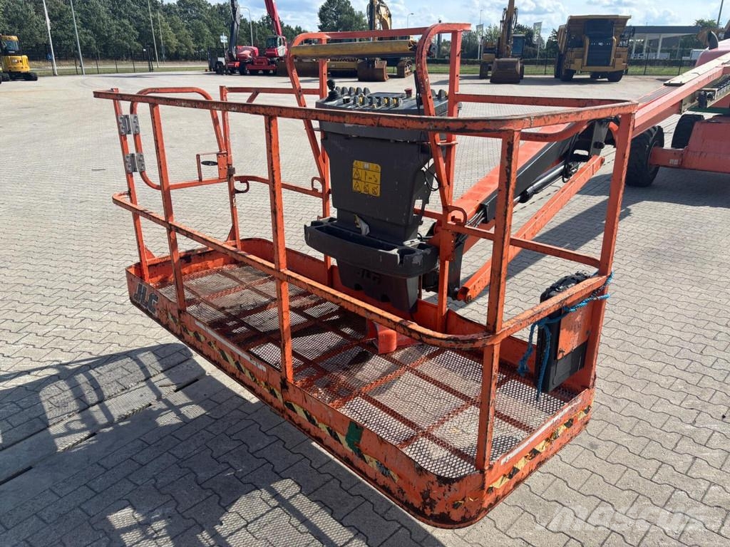 JLG 460SJ Teleskopbühnen