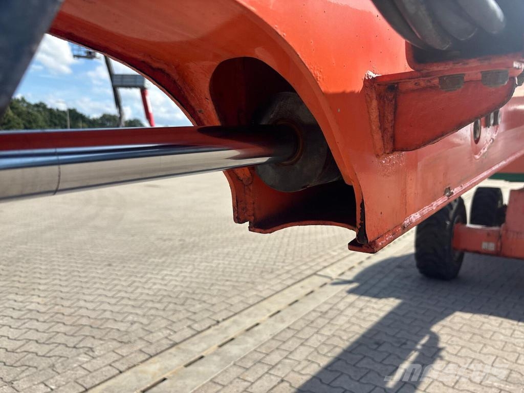 JLG 460SJ Teleskopbühnen