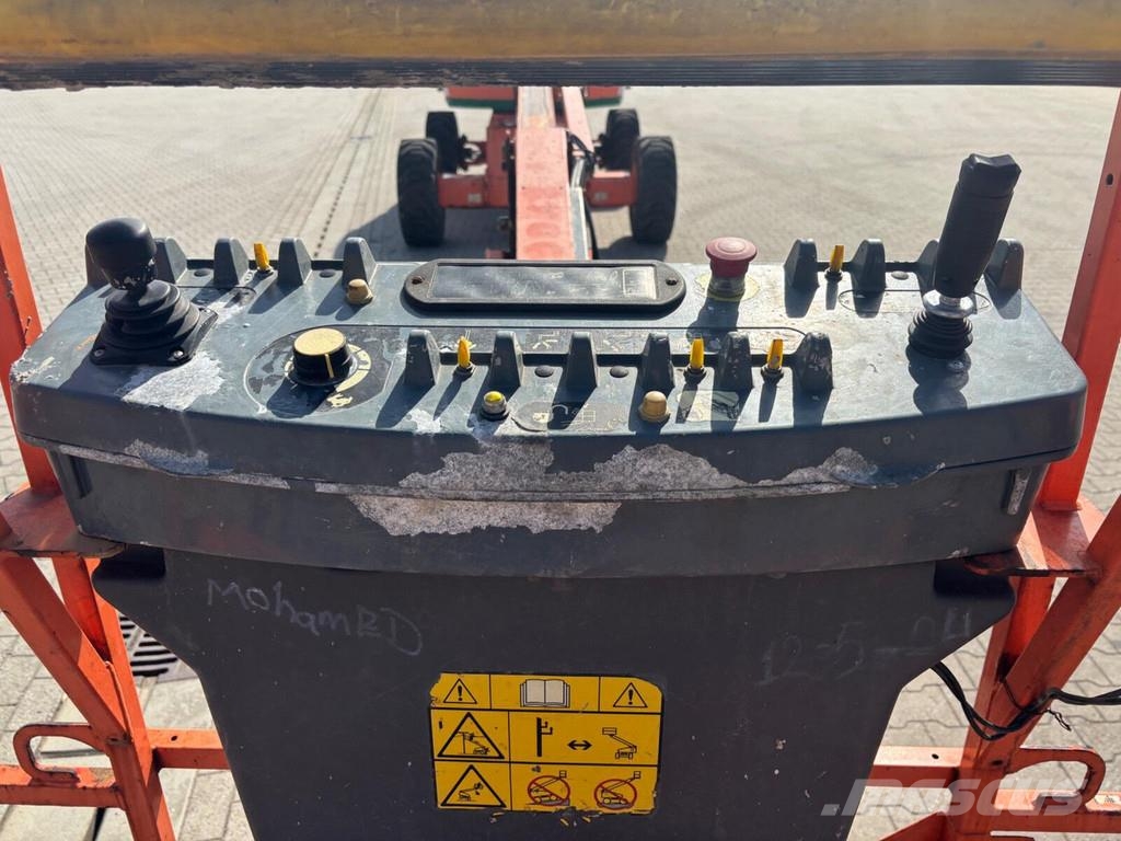 JLG 460SJ Teleskopbühnen