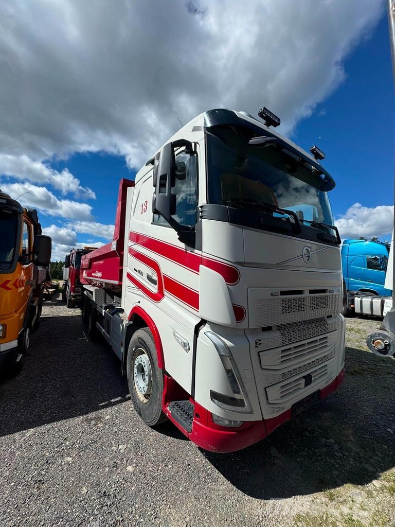 Volvo FH 460 6x4 COMING IN TWO WEEKS / LNG / TANDEM AXLE Savivarčių priekabų vilkikai