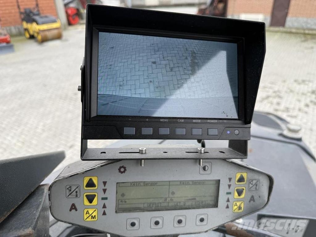 Bomag BM 500/15 Asfalt kaziyicilar