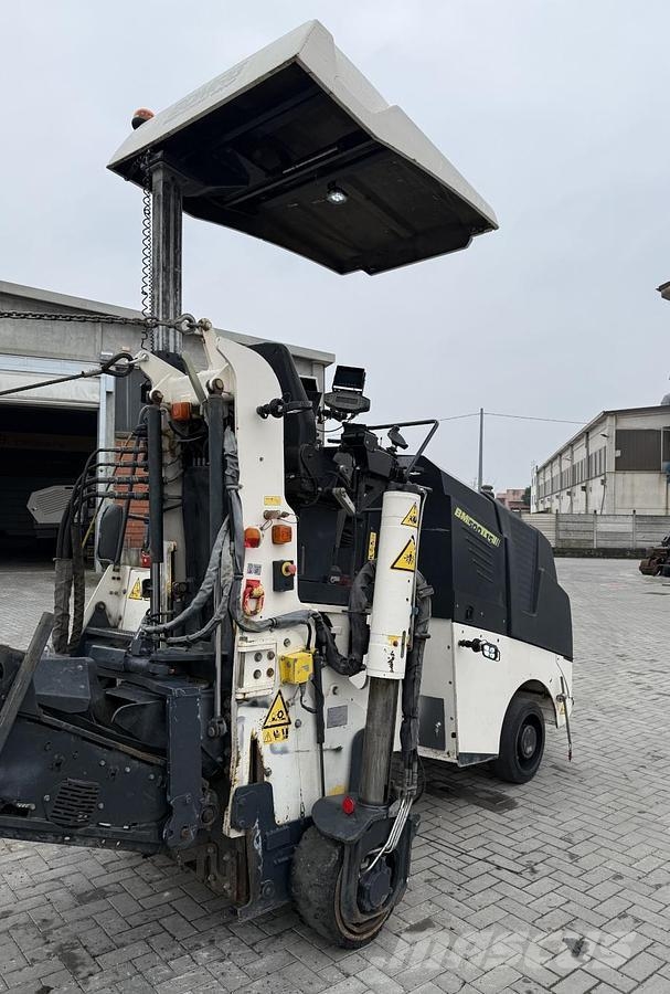 Bomag BM 500/15 Asfalt kaziyicilar