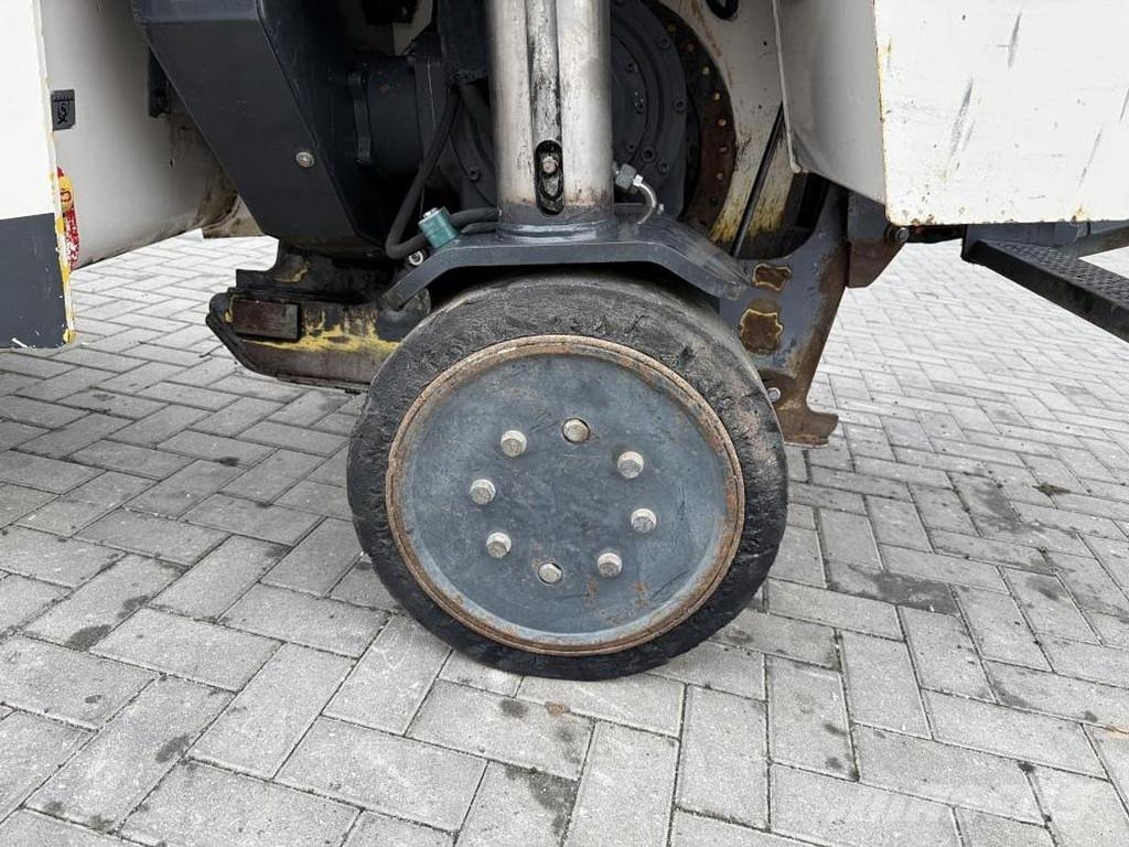 Bomag BM 500/15 Asfalt kaziyicilar